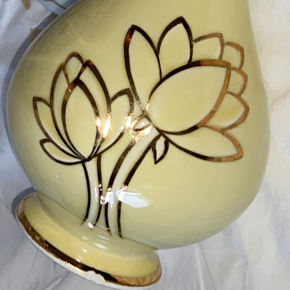 2 Ceramic Vases Between8-10”Used Condition w/24kt Art/Chokin-Beautiful/Different - Picture 10 of 16